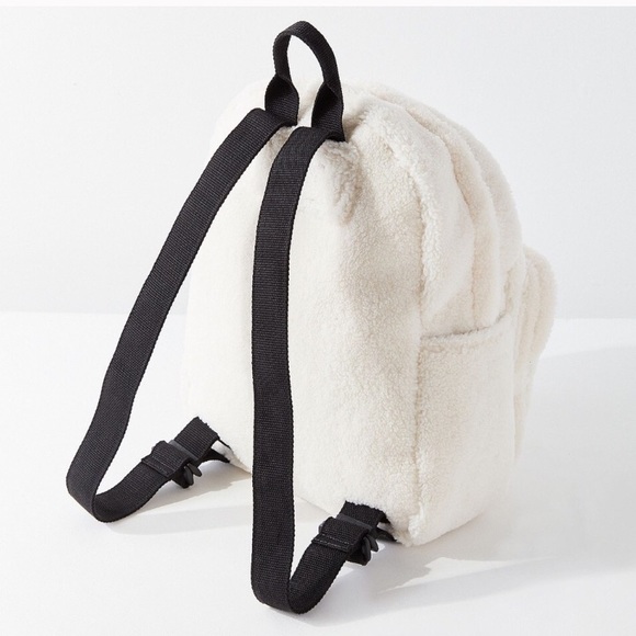 Final 💰⬇️ NWOT UO Sherpa backpack - Picture 4 of 7